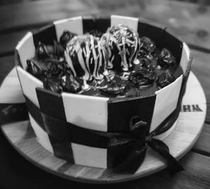 Eggless patti chocolate cake