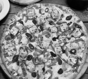 Paneer Tandoori Pizza