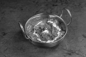 Dum Ka Chicken With 2 Rumali Roti