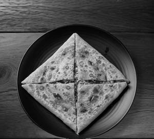 Cylone Paratha With Egg