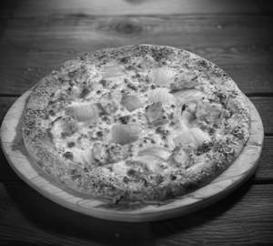 Paneer And Onion Pizza