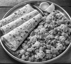 Mix sabji With 4Roti