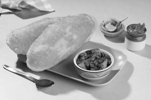 Chole Bhature [2 Pcs]