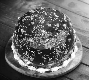 Eggless Chocolate Duet Cake
