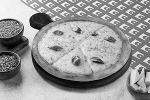 Double Cheese Margherita Pizza
