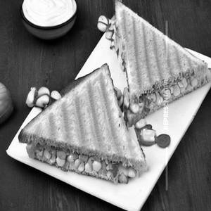Cheese sweet corn sandwich