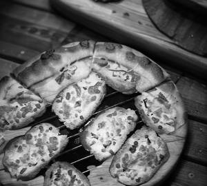 Veg Cheese Garlic Bread (3 pcs)