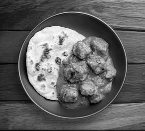 Chicken Gravy Bharta Half With Tandoori Roti 2Pics