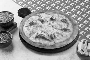 Onion & Capsicum Medium Pizza