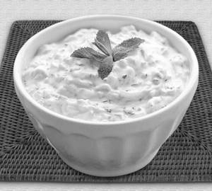 Cucumber raita