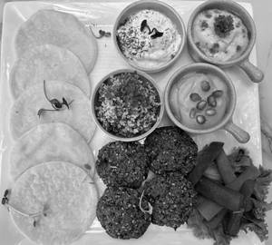 Mezze Grazing Box (V)