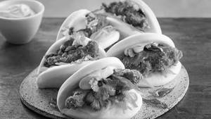Crispy Chicken Bao