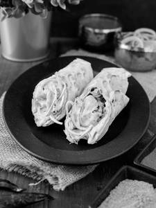 Shahi Murgh Malai Tikka Roll
