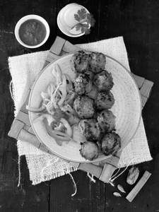 Achari Chatpate Aloo