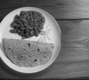 Rajma with 4 Roti