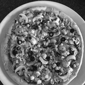 Mushroom & Corn Pizza