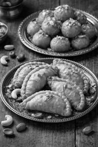 Gujiya Sweet Box