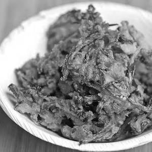 Onion Pakoda (plate) - 100gms