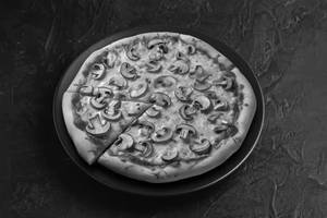 Cheesy Mushroom Pizza