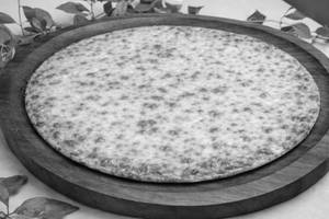 Classic Crisp Pizza