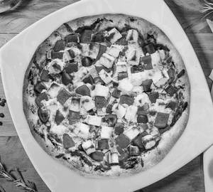 Grilled paneer pizza