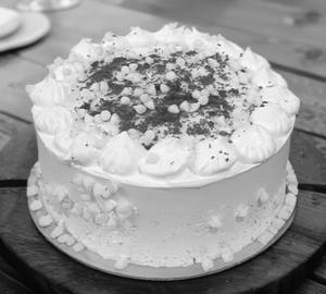 Ice Cream Cake Red Velvet 600 Gm