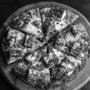 11" Achari Spicy Paneer Pizza