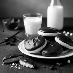 Vanilla Dark Choco Dipped Cookies [75 Gms]