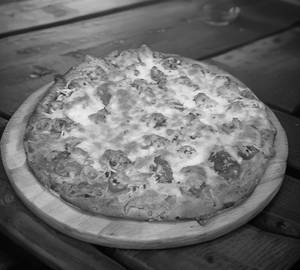 Barbeque chicken pizza