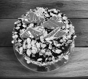 Chocolate almond cake   [1/2 kg]