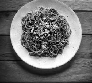 Veg schezwan noodles