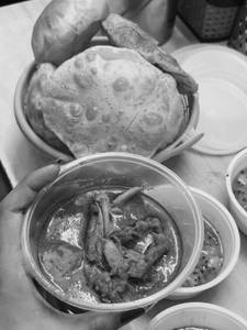Luchi[5Pcs]+Chicken Kosha[2Pcs]