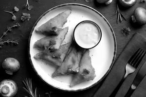 Mushroom And Goat Cheese Samosa (5 Pcs)
