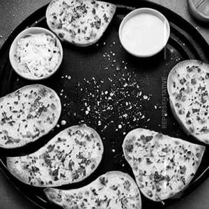 Classic garlic bread