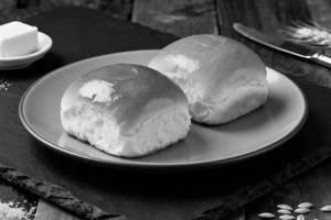 Extra Butter Pav (2 Pieces)