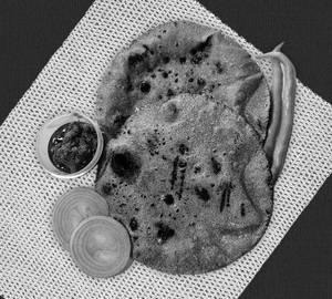 Special Jowar or Bajra or Nachni Rotlas of The Days Menu (2 Rotlas)