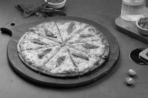 The Traditional Margherita Pizza