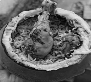 Hyderabadi chicken dum biryani ( Full )