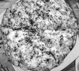 Mexican veg deluxe pizza