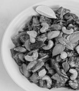 Paneeer With Cashew & Chilli