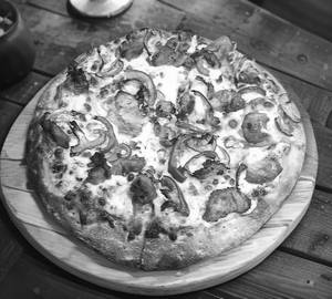 Pepper chicken pizza