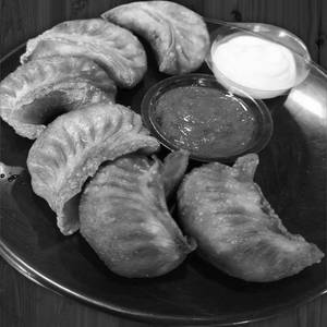 Chicken momo fry [6 pieces]