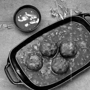 Veg balls in choice sauce