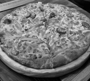 Veggie supreme veg pizza