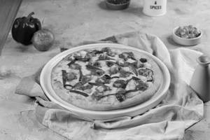 Paneer Tikka Butter Masala Pizza
