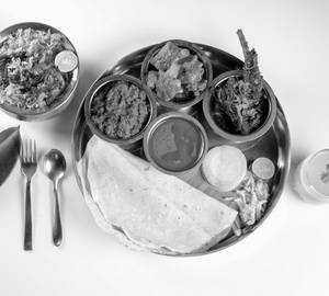 Mahil Aghadi Special Thali