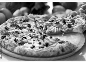 Onion Capsicum Tomato Pizza [8 inches]