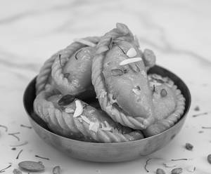 Gujiya
