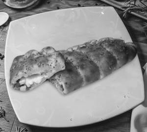 Paneer Stuffed Garlic Bread