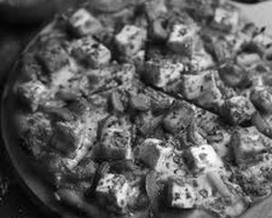 Paneer Chilly Pizza
